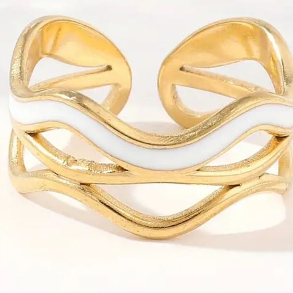 NEW! Resizable ring.   BTQ - Picture 4 of 6